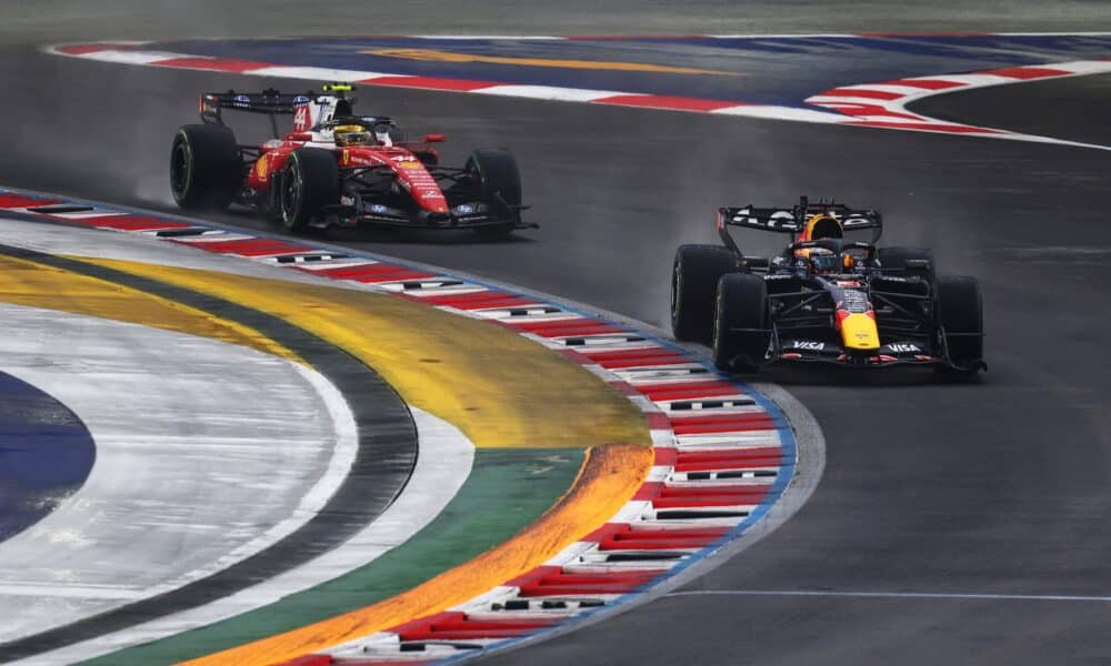 Max Verstappen nella Sprint Race di Singapore (© Red Bull Content Pool)