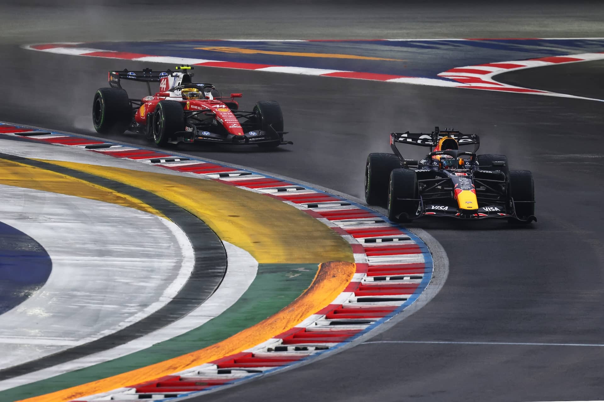 Max Verstappen nella Sprint Race di Singapore (© Red Bull Content Pool)