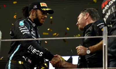 Lewis Hamilton e Chris Horner ad Abu Dhabi 2021 (© Red Bull Content Pool)