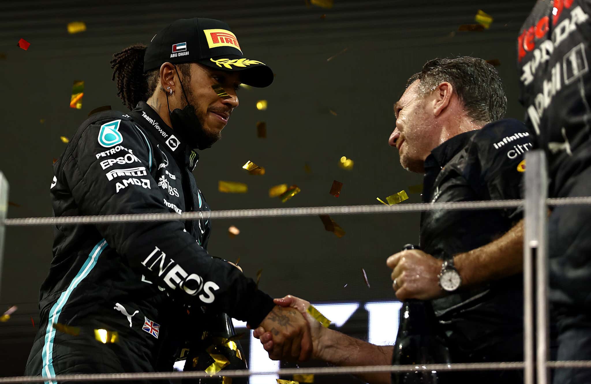Lewis Hamilton e Chris Horner ad Abu Dhabi 2021 (© Red Bull Content Pool)